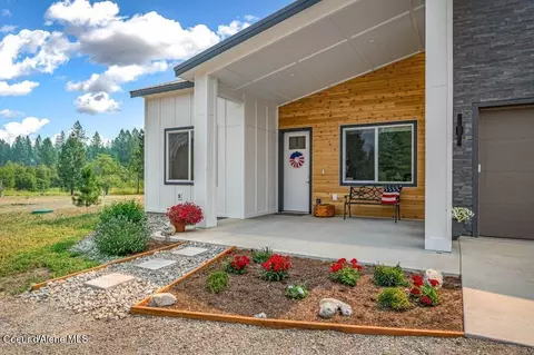 Exterior - 125 Ferry Rd, Sagle, ID 83860 photo 5 of 19