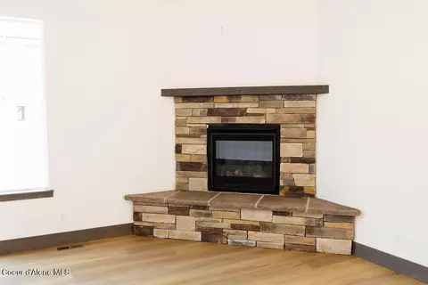 Living - 4497 E Savea Ln, Post Falls, ID 83854 photo 3 of 3