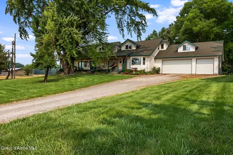 101 Farmer Dr, Sandpoint, ID 83864
