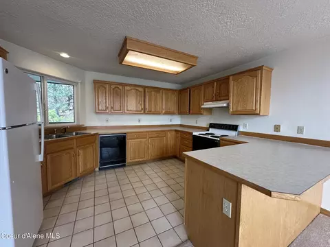 Kitchen - 75 Silver Ridge Cir #203, Kellogg, ID 83837 photo 1 of 2