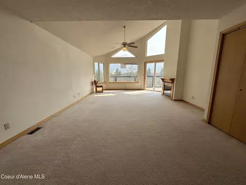 Living - 75 Silver Ridge Cir #203, Kellogg, ID 83837 photo 2 of 7