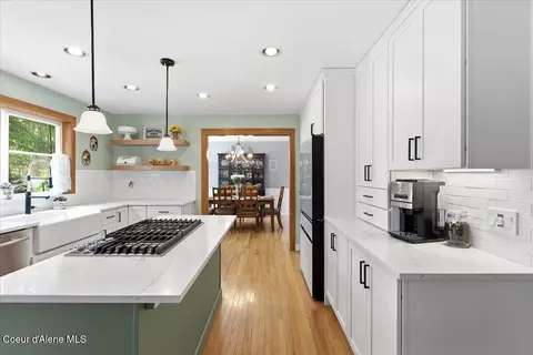 Kitchen - 5124 E Shoreline Dr, Post Falls, ID 83854 photo 7 of 10
