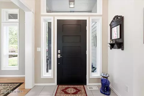 Entry Way - 5124 E Shoreline Dr, Post Falls, ID 83854 photo 2 of 3