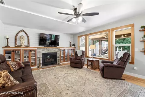 Living - 5124 E Shoreline Dr, Post Falls, ID 83854 photo 3 of 4