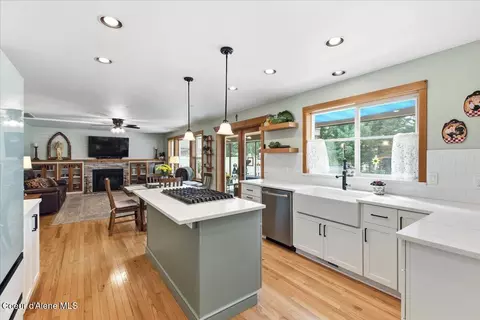 Kitchen - 5124 E Shoreline Dr, Post Falls, ID 83854 photo 1 of 10