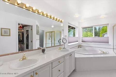 Bath - 5124 E Shoreline Dr, Post Falls, ID 83854 photo 1 of 3