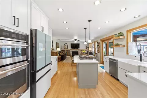 Kitchen - 5124 E Shoreline Dr, Post Falls, ID 83854 photo 2 of 10