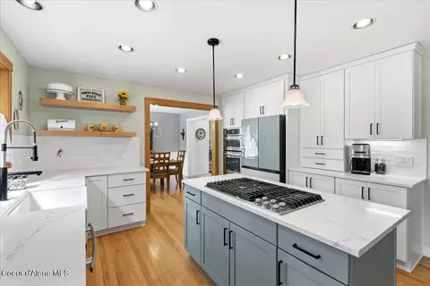Kitchen - 5124 E Shoreline Dr, Post Falls, ID 83854 photo 4 of 10