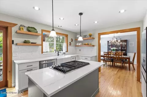 Kitchen - 5124 E Shoreline Dr, Post Falls, ID 83854 photo 6 of 10