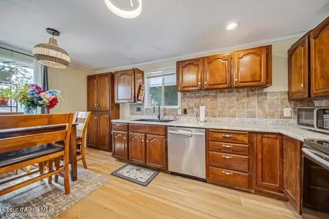 Kitchen - 305 E 15th Ave, Post Falls, ID 83854 photo 2 of 2