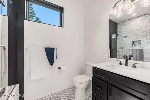 Bath - 1288 E Bruin Loop, Hayden, ID 83835 photo 3 of 8