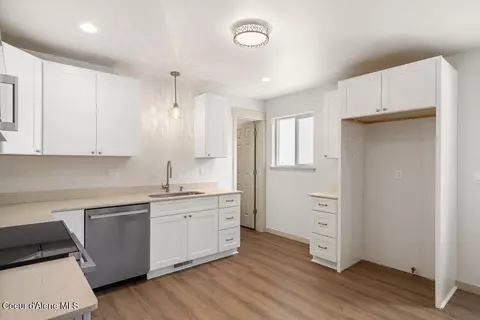 Kitchen - 431 F St, Plummer, ID 83851 photo 1 of 1