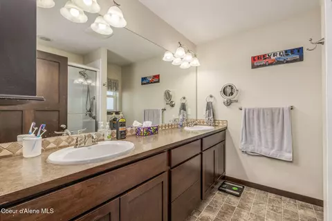 Bath - 30259 N Sienna Loop, Athol, ID 83801 photo 1 of 2