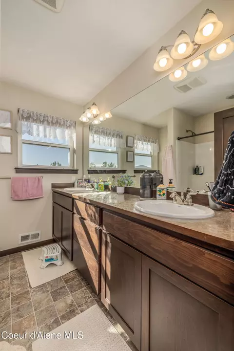 Bath - 30259 N Sienna Loop, Athol, ID 83801 photo 2 of 2