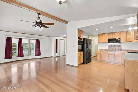 Living - 2101 W Cannon Ave, Post Falls, ID 83854 photo 3 of 3