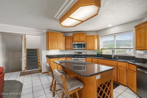 Kitchen - 528 S Rapids Bend Ln, Post Falls, ID 83854 photo 3 of 5