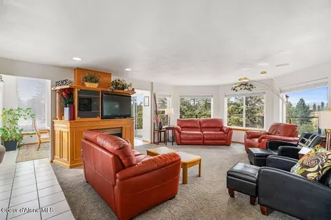 Living - 528 S Rapids Bend Ln, Post Falls, ID 83854 photo 1 of 6