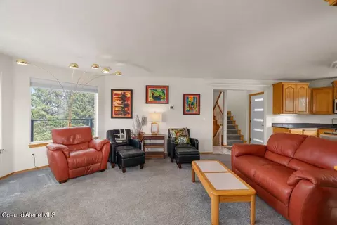Living - 528 S Rapids Bend Ln, Post Falls, ID 83854 photo 5 of 6