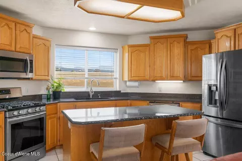 Kitchen - 528 S Rapids Bend Ln, Post Falls, ID 83854 photo 5 of 5