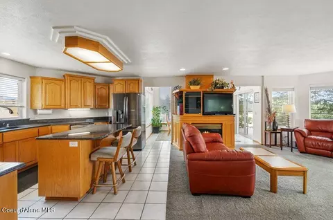 Kitchen - 528 S Rapids Bend Ln, Post Falls, ID 83854 photo 2 of 5