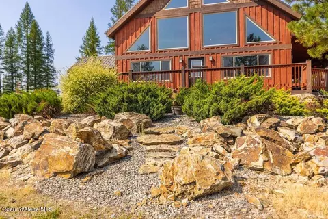 Exterior - 1570 Skyline Dr, Pinehurst, ID 83850 photo 9 of 39