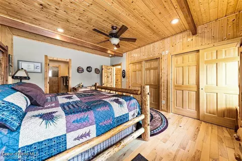 Bedroom - 1570 Skyline Dr, Pinehurst, ID 83850 photo 2 of 4