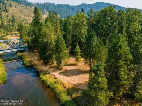 View/Area - 1570 Skyline Dr, Pinehurst, ID 83850 photo 10 of 13