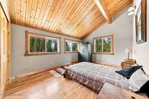 Bedroom - 1570 Skyline Dr, Pinehurst, ID 83850 photo 4 of 4