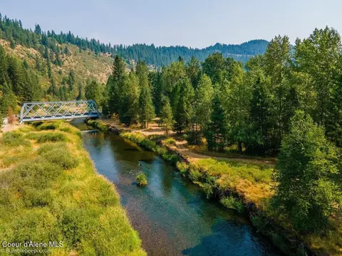 View/Area - 1570 Skyline Dr, Pinehurst, ID 83850 photo 9 of 13