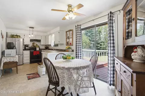 Dining - 652 H St, Plummer, ID 83851 photo 2 of 2