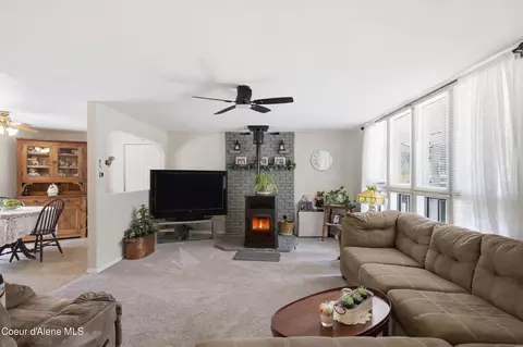 Living - 652 H St, Plummer, ID 83851 photo 2 of 5