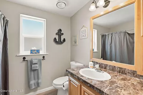 Bath - 403 S Lakefront Ave, Harrison, ID 83833 photo 2 of 3