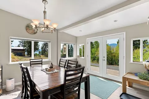 Dining - 403 S Lakefront Ave, Harrison, ID 83833 photo 2 of 2