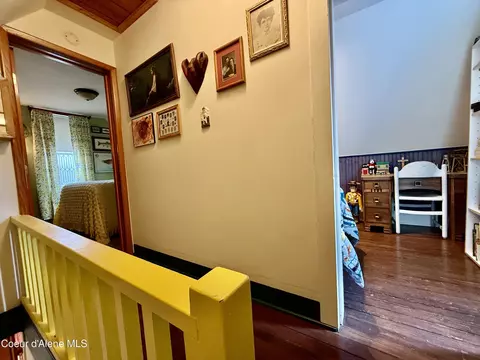 Entry Way - 511 Hunter St, Mullan, ID 83846 photo 3 of 3