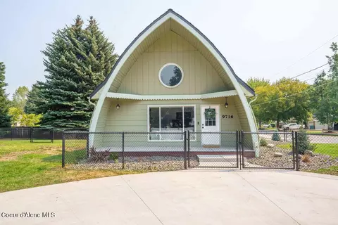 9716 N Baack Rd, Hayden, ID 83835