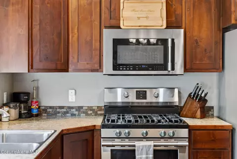 Kitchen - 205 Old Farm Rd, Pinehurst, ID 83850 photo 7 of 11