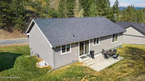 Exterior - 205 Old Farm Rd, Pinehurst, ID 83850 photo 4 of 10