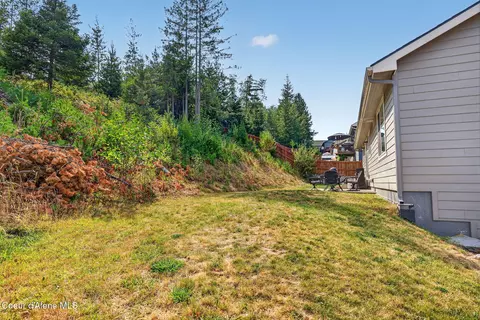 Exterior - 205 Old Farm Rd, Pinehurst, ID 83850 photo 6 of 10