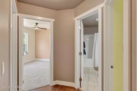 Entry Way - 205 Old Farm Rd, Pinehurst, ID 83850 photo 2 of 6
