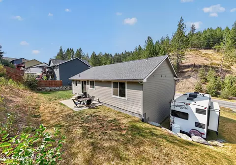 Exterior - 205 Old Farm Rd, Pinehurst, ID 83850 photo 5 of 10