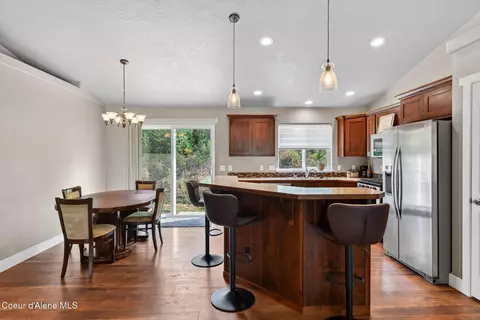Dining - 205 Old Farm Rd, Pinehurst, ID 83850 photo 4 of 4