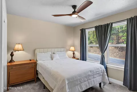 Bedroom - 205 Old Farm Rd, Pinehurst, ID 83850 photo 3 of 6