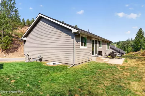 Exterior - 205 Old Farm Rd, Pinehurst, ID 83850 photo 2 of 10