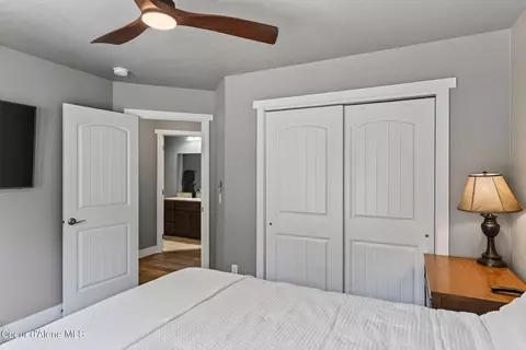Bedroom - 205 Old Farm Rd, Pinehurst, ID 83850 photo 4 of 6