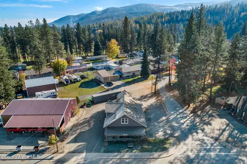 207 S Division St, Pinehurst, ID 83850