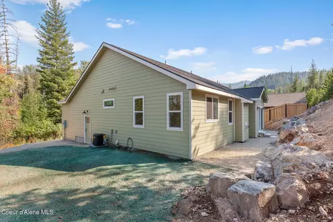 Exterior - 106 Memory Ln, Pinehurst, ID 83850 photo 2 of 3