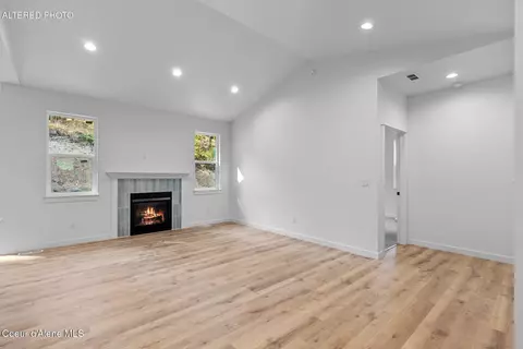 Living - 106 Memory Ln, Pinehurst, ID 83850 photo 3 of 3