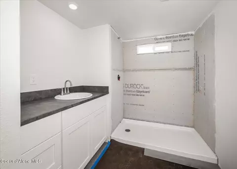 Bath - 4301 E Maplewood Ave #29, Post Falls, ID 83854 photo 1 of 3