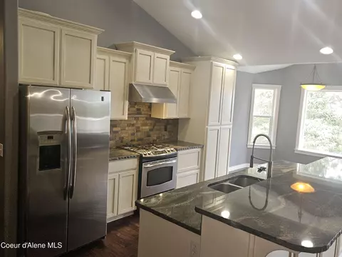 Kitchen - 901 S Edgeview Ter, Post Falls, ID 83854 photo 2 of 2