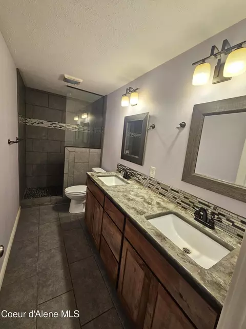 Bath - 901 S Edgeview Ter, Post Falls, ID 83854 photo 4 of 4